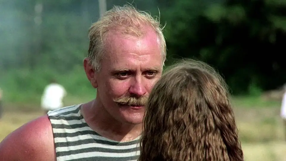 Смотреть онлайн Утомлённые солнцем (1994) в хорошем качестве