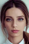 Анджела Сарафян